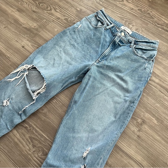 ABERCROMBIE & FITCH Curve Love Stretch Ultra High Rise 90s Straight Blue Jean - Picture 11 of 16